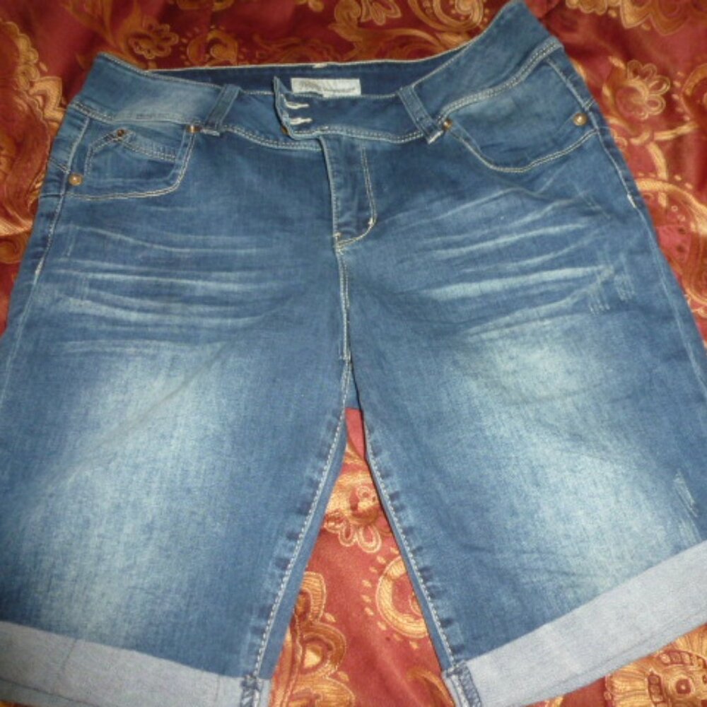 Royalty For Me WannaBettaButt High-Rise Cuffed Jean Shorts | Size 10